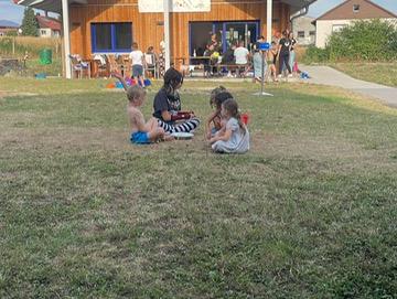 Strahlender Sonnenschein beim Abschlussfest
