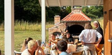 Fröhliches Beisammensein beim Abschlussfest