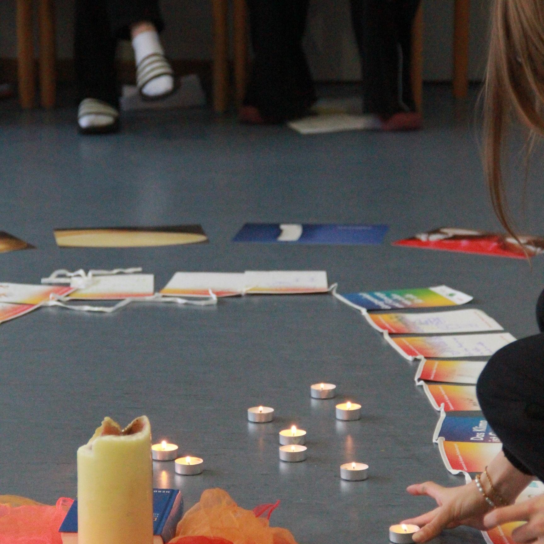 Das Betrachten der Umsetzung der MISEREOR-Wimpel-Aktion