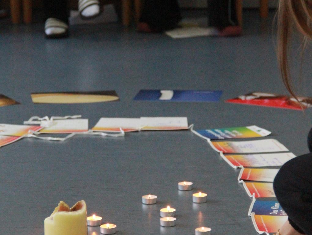 Das Betrachten der Umsetzung der MISEREOR-Wimpel-Aktion