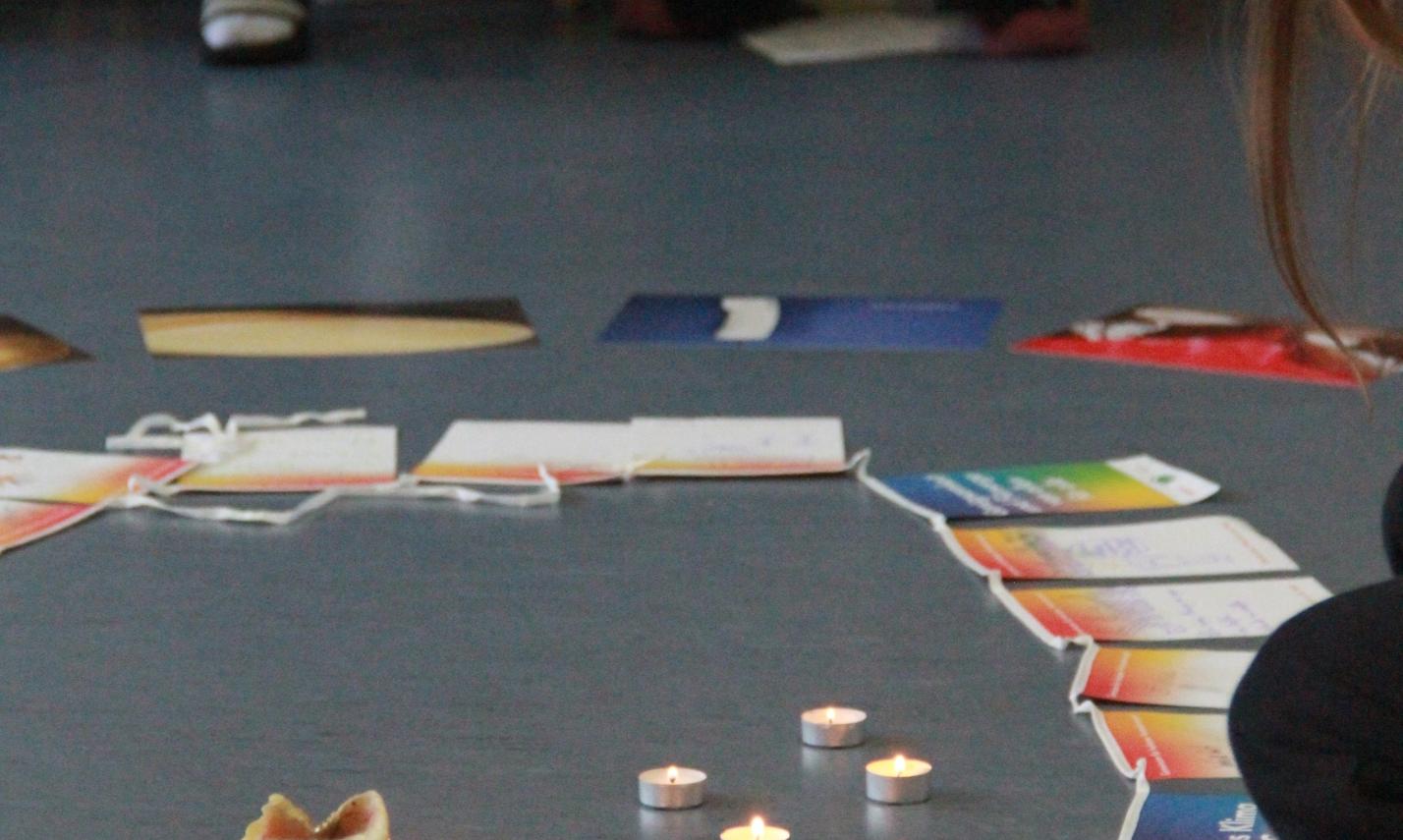 Das Betrachten der Umsetzung der MISEREOR-Wimpel-Aktion