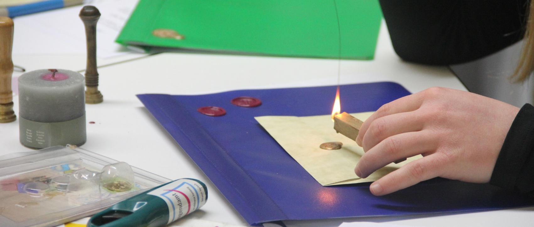 Zum Thema Kreuzzeichen und Siegel wurden Briefe versiegelt