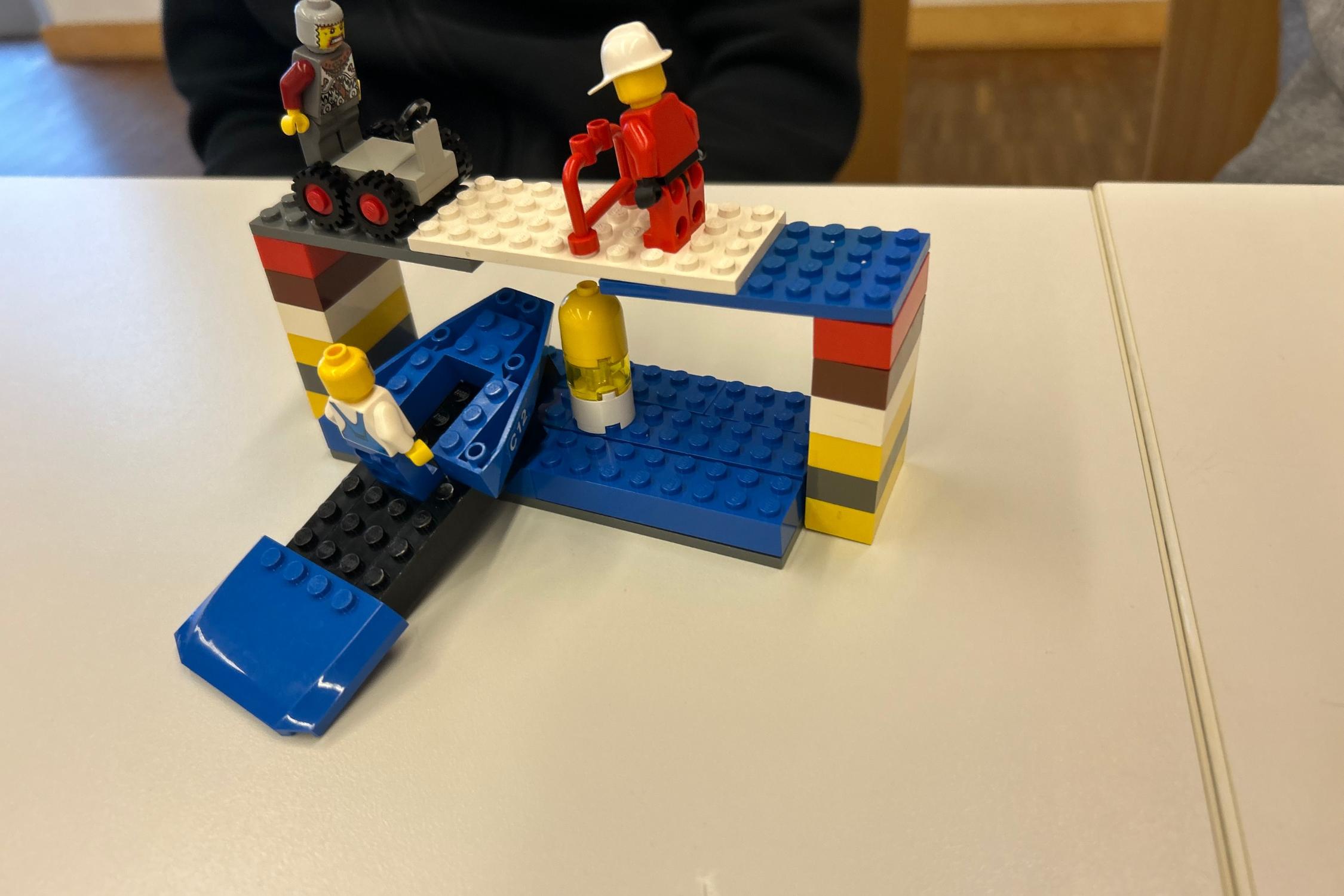 Eine persönliche 'Lebensbaustelle' mit Lego-Steinen nachgebaut