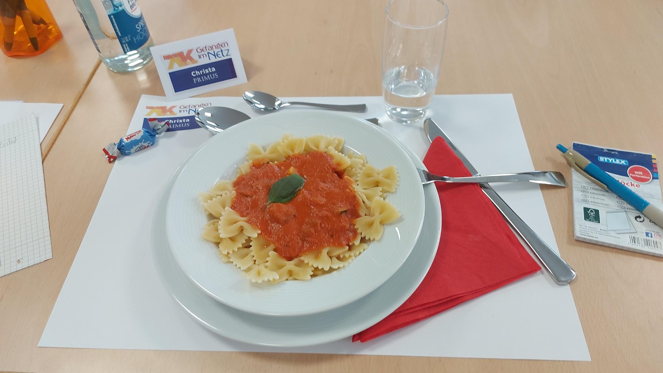 leckere Nudeln beim Krimidinner