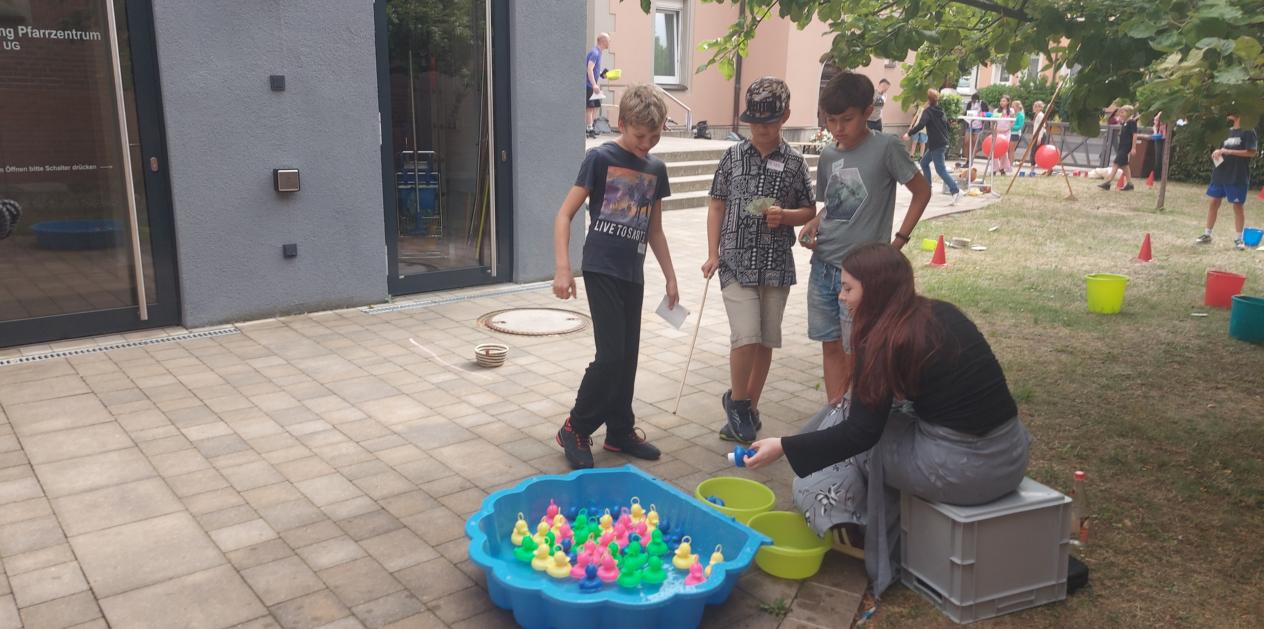 Entenangeln bei der Mini-Kerwa
