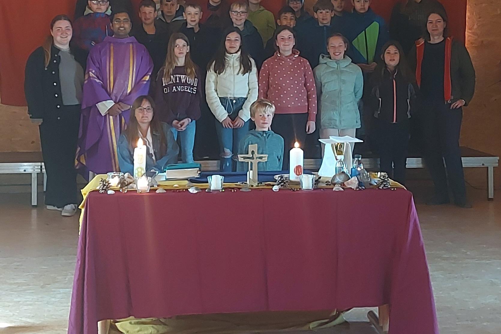 Beendet wurde das Mini-Pfadi-Wochenende mit Weltraum-Reflexion und Abschlussimpuls