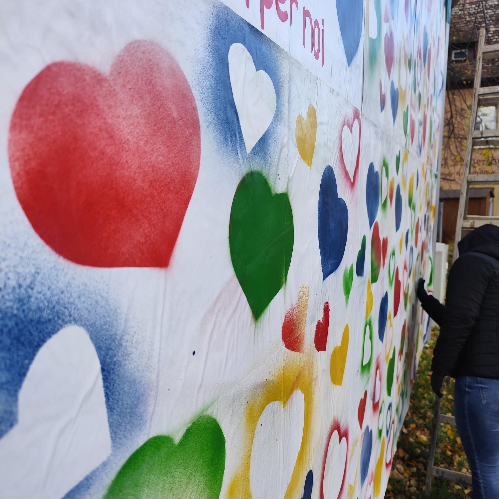 Mit viel Herz wurde die Plakatwand gestaltet