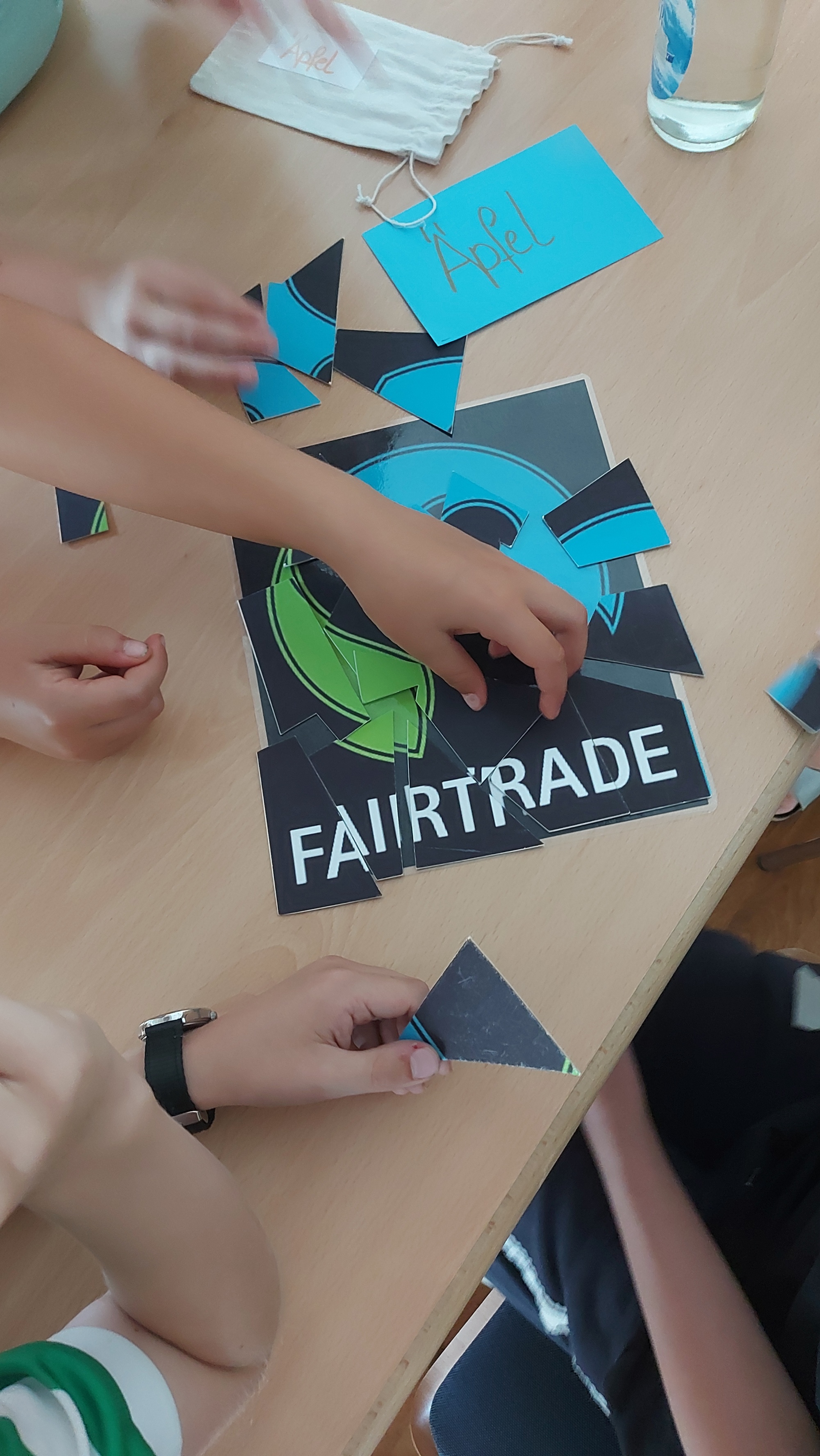Fairtrade-Logo puzzeln