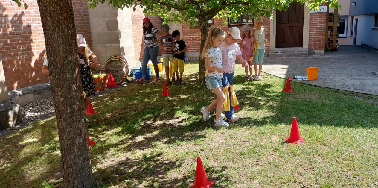 Team-Parcours im Pfarrgarten