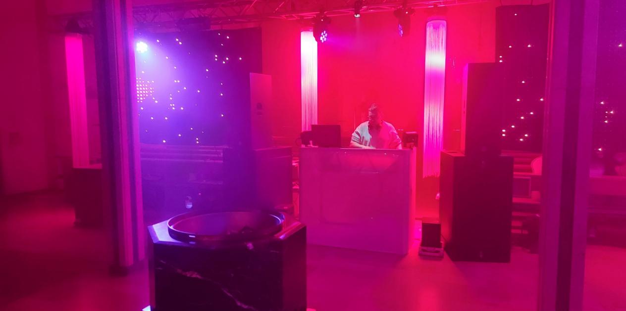DJ Elias Schreml in Action