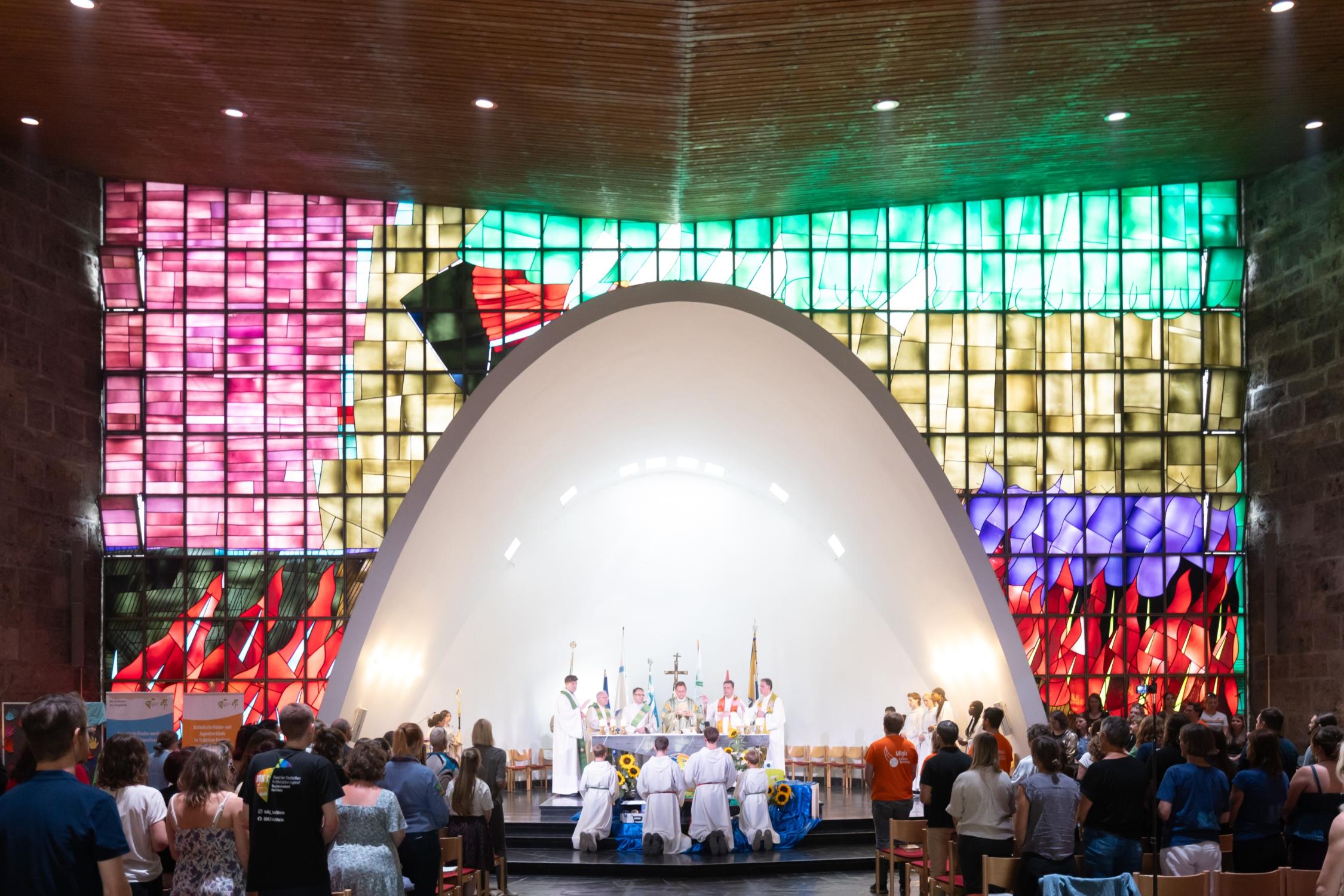 Gottesdienst zur Inkraftsetzung des Jugendplans am 26. Juli 2026 auf Burg Feuerstein